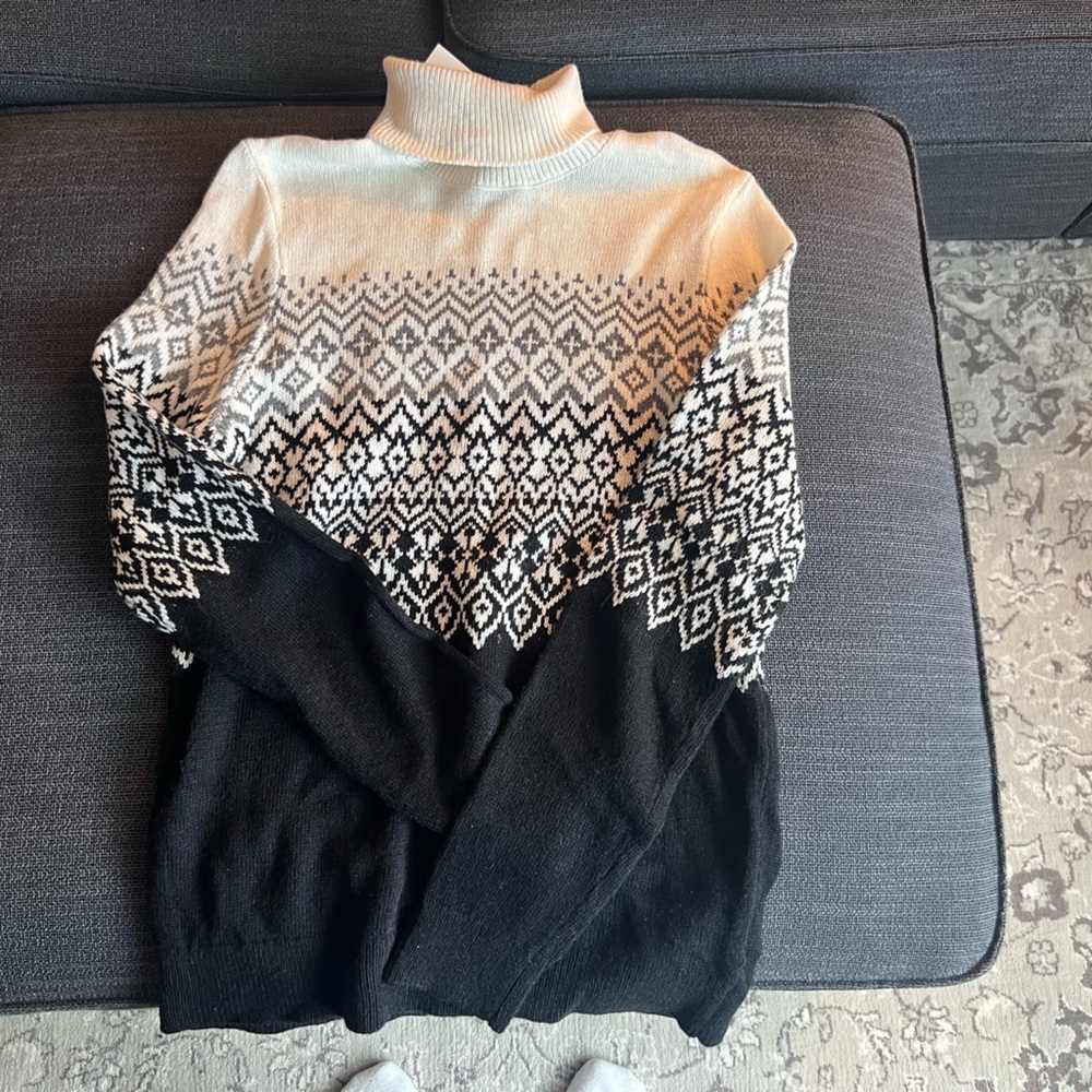 H&M Black and White Turtle Neck